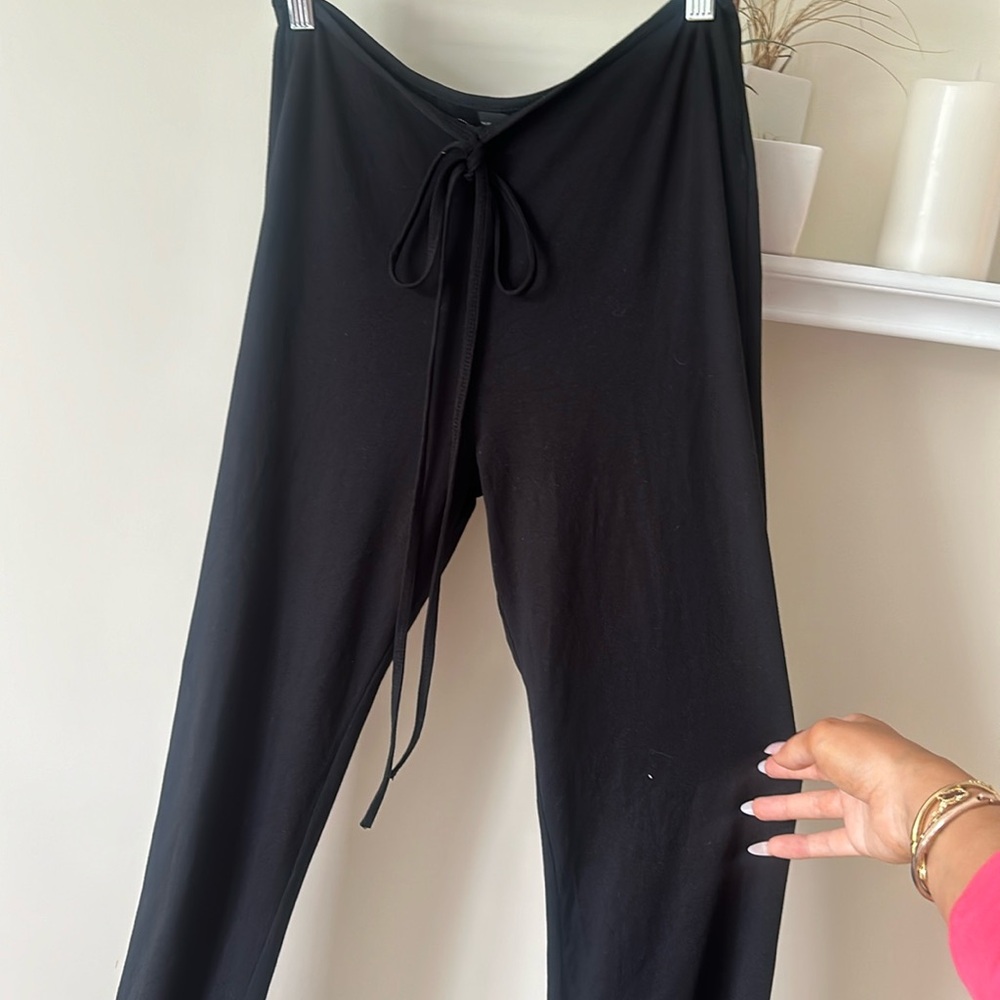 BLACK DRAWSTRING LOW RISE FLARE PANTS